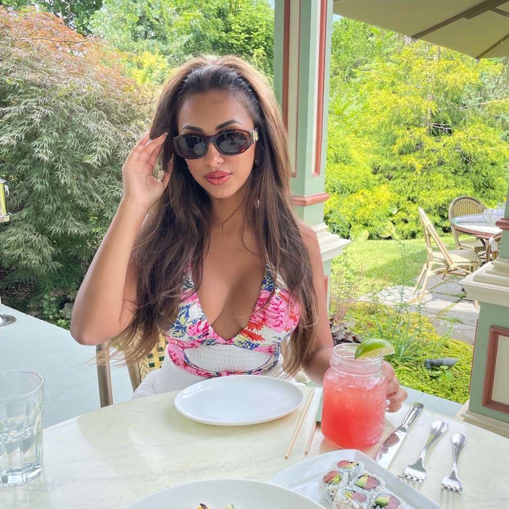 Beautiful brown tortoise Versace trendy angular sunglasses 😍